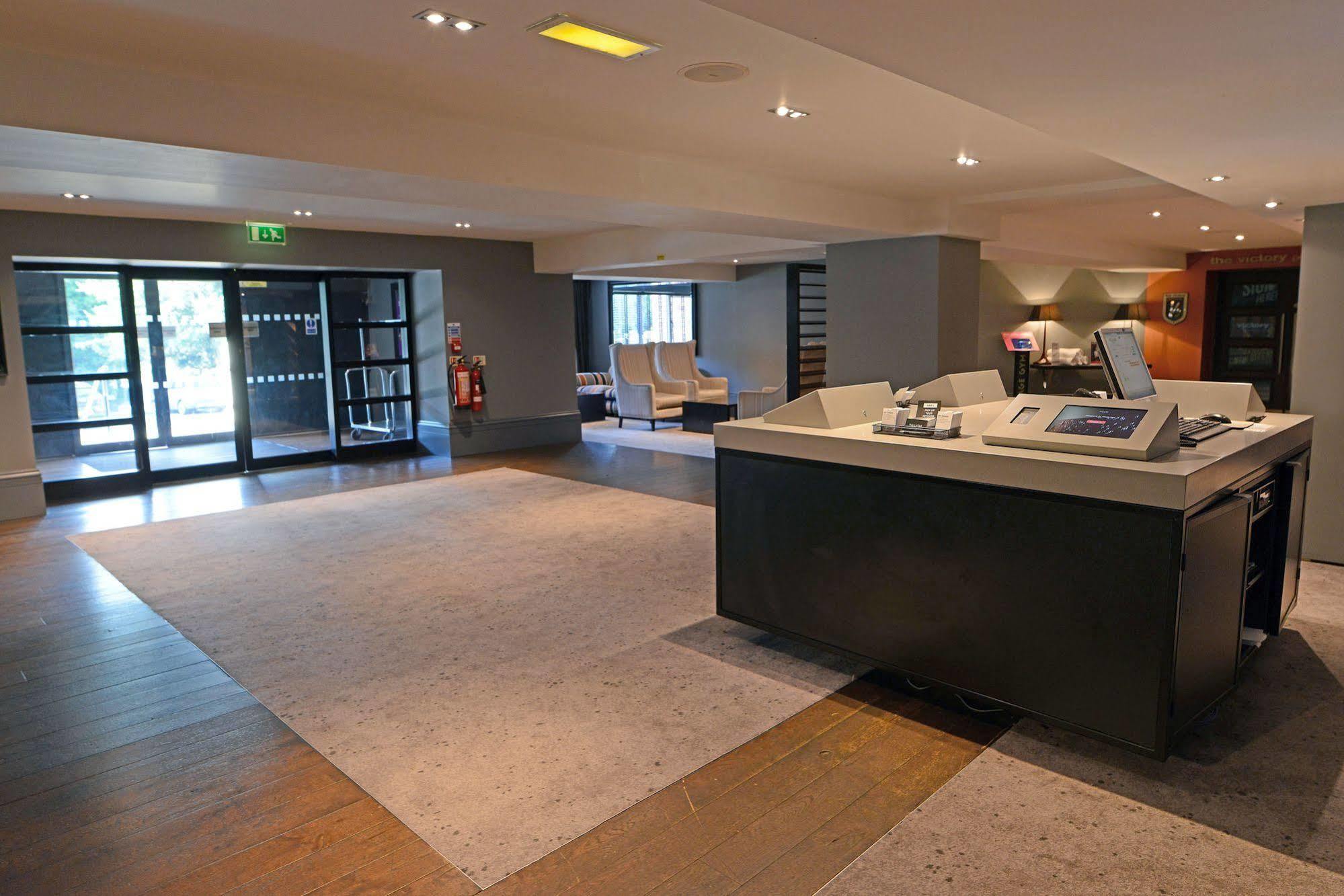Village Hotel Manchester Cheadle Cheadle  Exterior foto